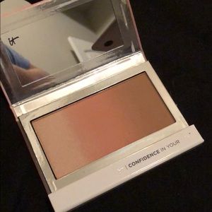 *NEW* It Cosmetics Confidence in your Glow - Warm